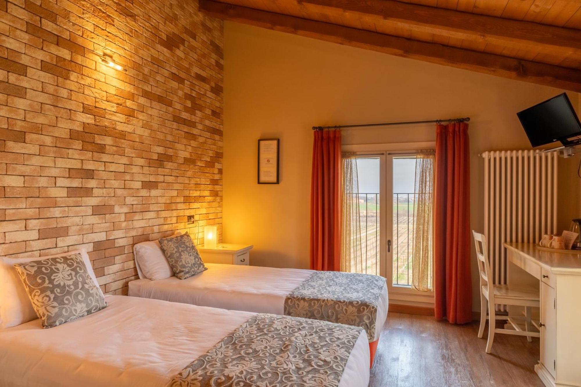 Agriturismo La Razza Ρέτζιο Εμίλια Εξωτερικό φωτογραφία